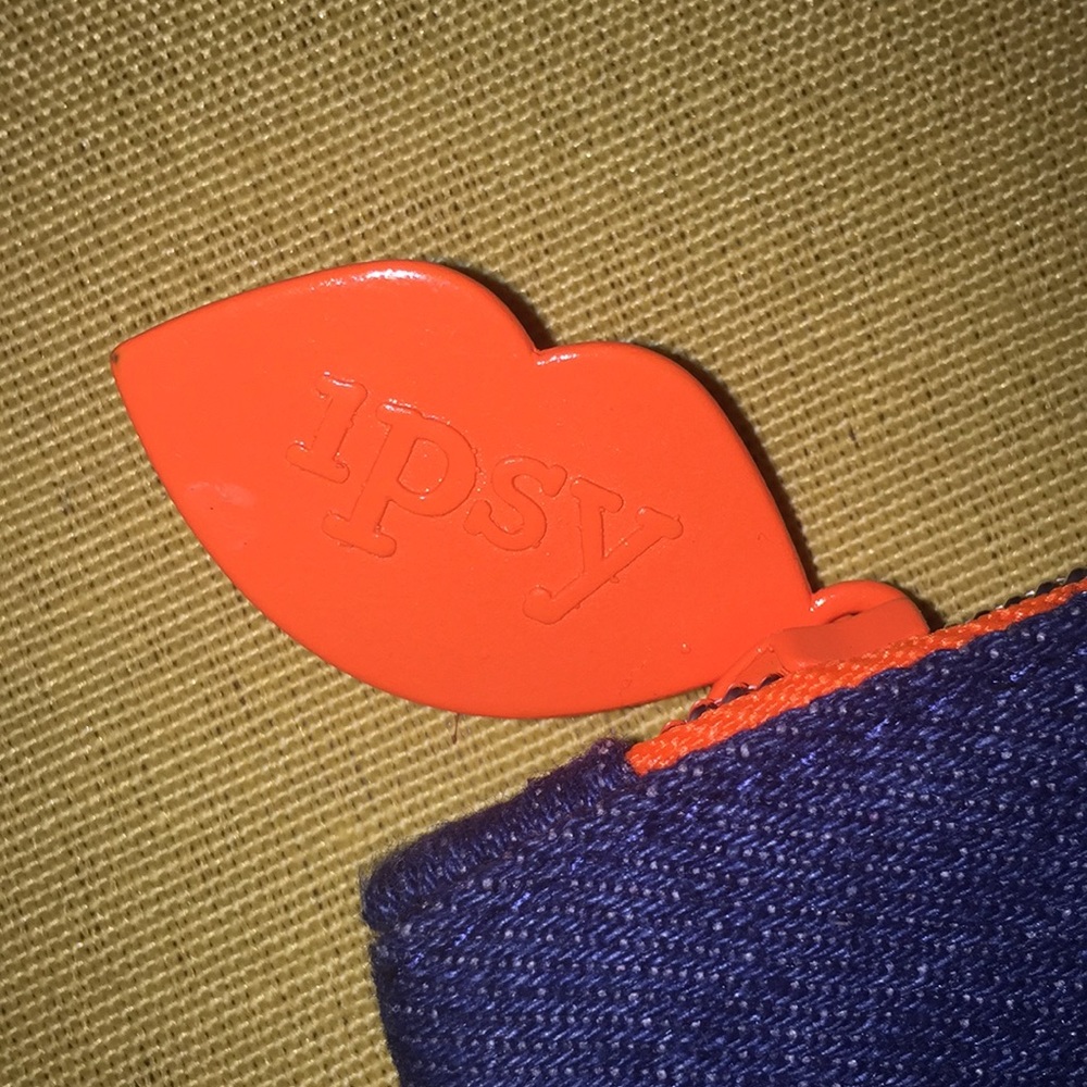 Ipsy Case - Picture 2 of 2